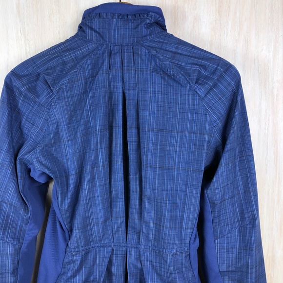(SOLD) Lululemon Ahead of the Curve Jacket Size 6 - Picture 8 of 13